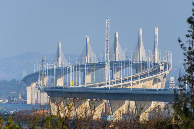 （金门大桥于111年10月底通车。图／高公局提供）