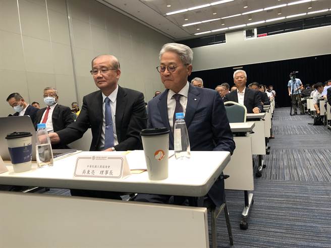 工商協進會理事長吳東亮（右）。(圖／吳靜君攝)