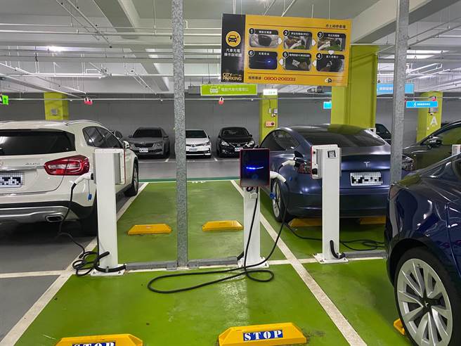 新竹县市电能小客车的市占率高于全国。（陈育贤摄）