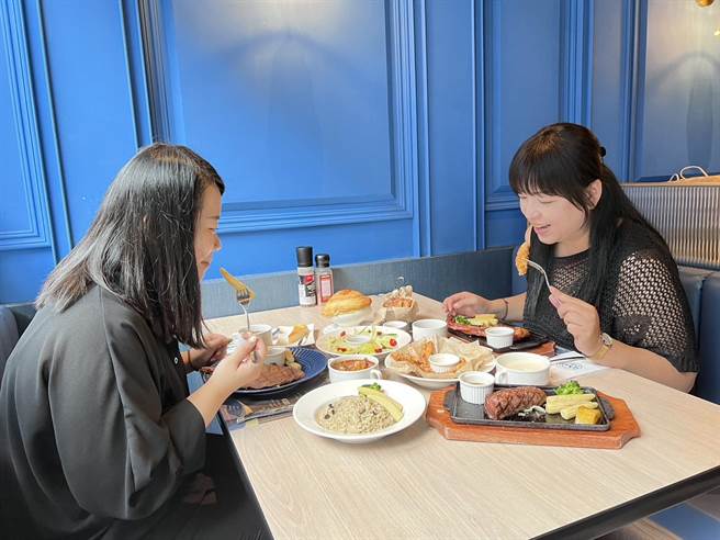 泷厚炙烧熟成牛排标榜牛排选择多元，290元畅享自助吧。（泷厚餐饮集团提供／朱世凯台北传真）