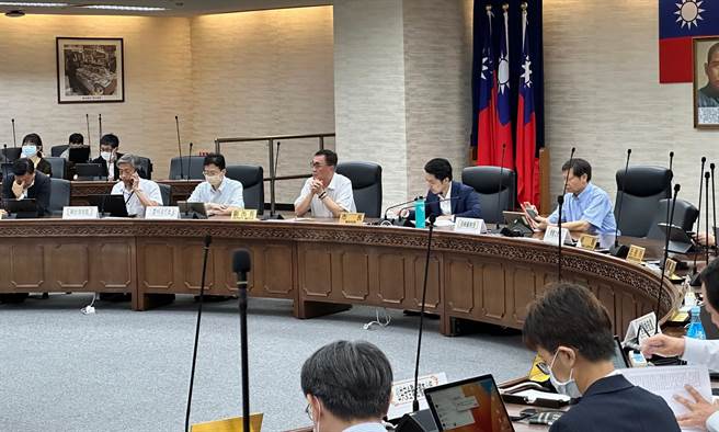 台北市长蒋万安23日下午亲自主持公共安全督导会报。（丁上程摄）