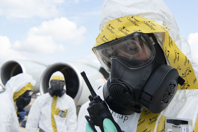 2023年5月11日，美国空军参谋长。第48作战医疗环境健康飞行中队，WC-135核侦查机组人员在英国受训资料照。（DVIDS）