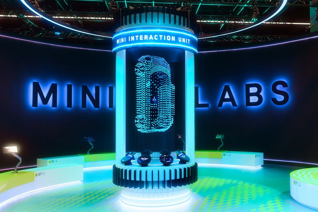 MINI與Samsung Display在2023科隆國際遊戲展展上，向科幻小說致敬(圖/Carstuff)