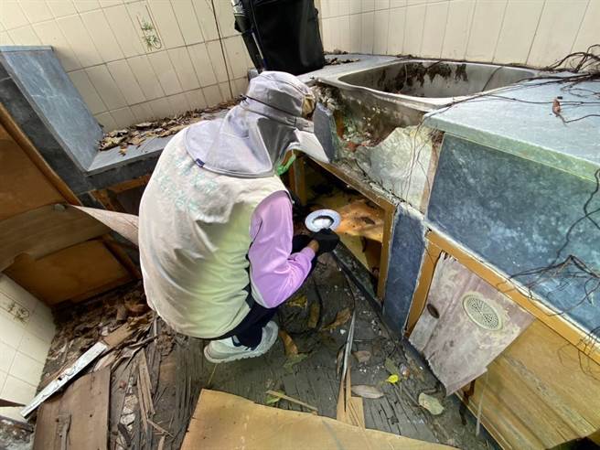 台南登革热逼近2000例，开学在即，市长黄伟哲呼吁大家动手孳清。（台南市卫生局提供／曹婷婷台南传真）