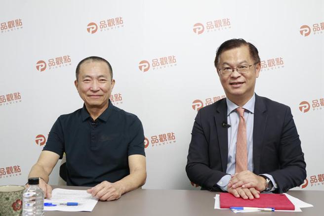 旅美工程博士徐纪高（左）谈到国内居住正义问题时，提出先租后买的政策。（图/品观点）