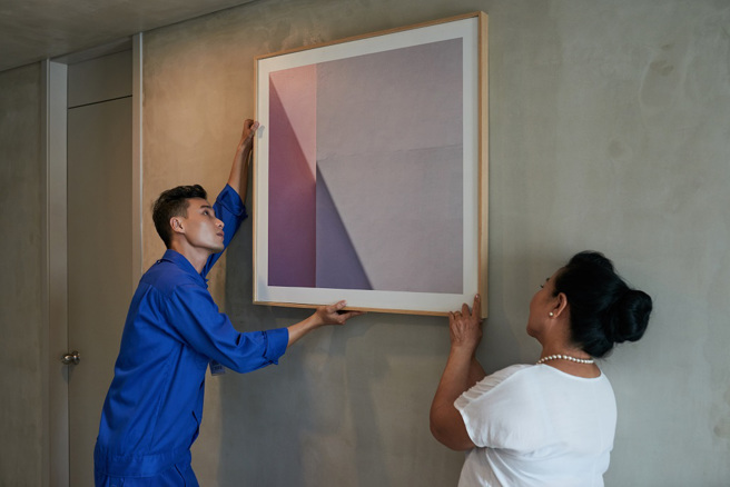 澳洲一名女屋主发现墙上挂画怪怪的，靠近查看才惊觉背后藏有一条1.5公尺长的蛇。(示意图/达志影像)