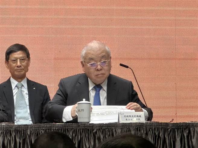 主計長朱澤民仁上午出席明年度中央政府總預算案記者會。（黃婉婷攝）