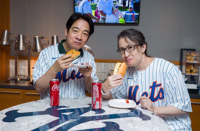 赖清德与萧美琴合照。(赖清德脸书)