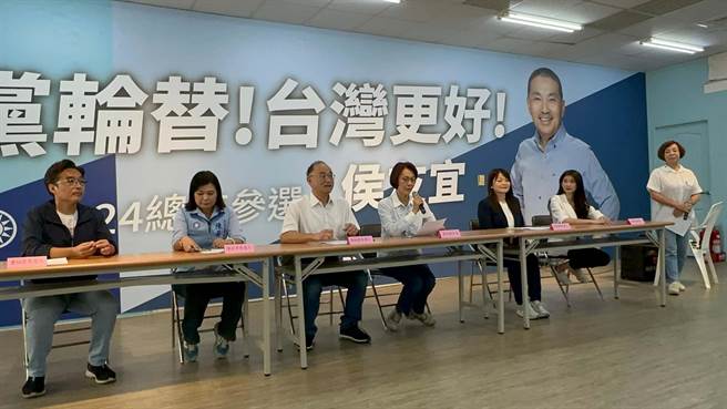 國民黨高市立委參選人李明璇、曹桓榮、陳若翠、陳美雅、黃柏霖等5人今與國民黨高市黨部主委黃昭順開記者會宣示「唯一支持侯友宜」。（柯宗緯攝）
