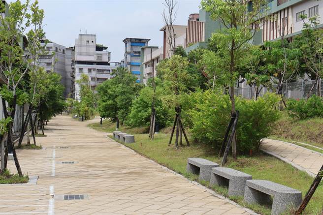 经民代积极争取，让土城变电所设施室内化及移除电塔，并争取部分空间设置绿荫步道。（立委吴琪铭提供）