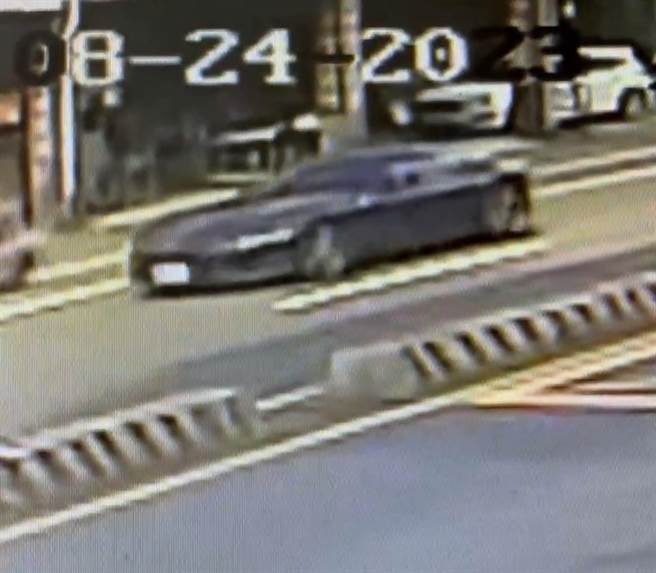 赵建铭驾驶的法拉利型号为罗马，新车价格为1280万元，每月租赁金额至少20万元起跳。（读者提供／曹婷婷台南传真）