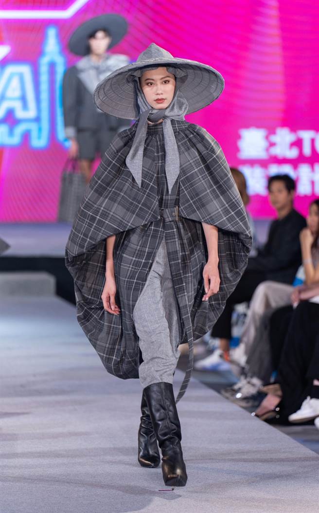 金獎得主胡俊丞的作品「古寫都耕」。（吳松翰攝）