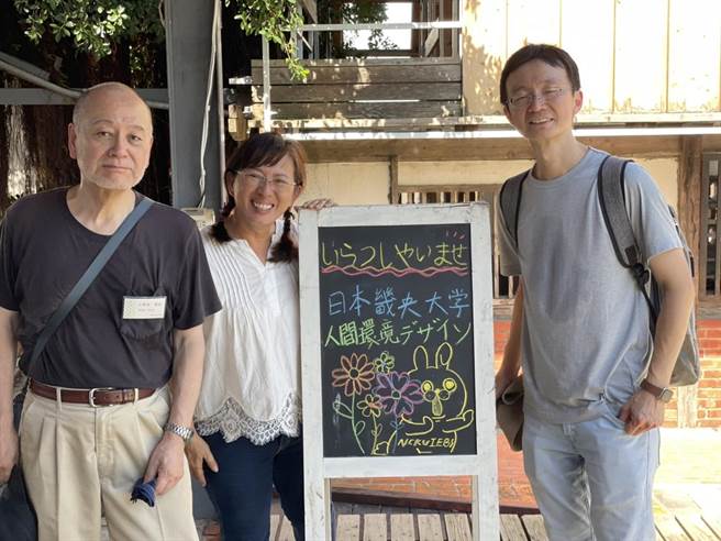 张珩老师团队暑假邀请到日本畿央大学人间环境设计系一同进驻后壁顶长社区。（张美雪提供／张毓翎台南传真）