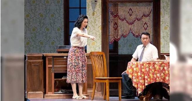 在戏剧舞台上表现亮眼的演员张玉嬿，原本想当编剧，赖声川一句话，令她专注在演员到路上。（绿光创艺提供／李欣恬台北传真）