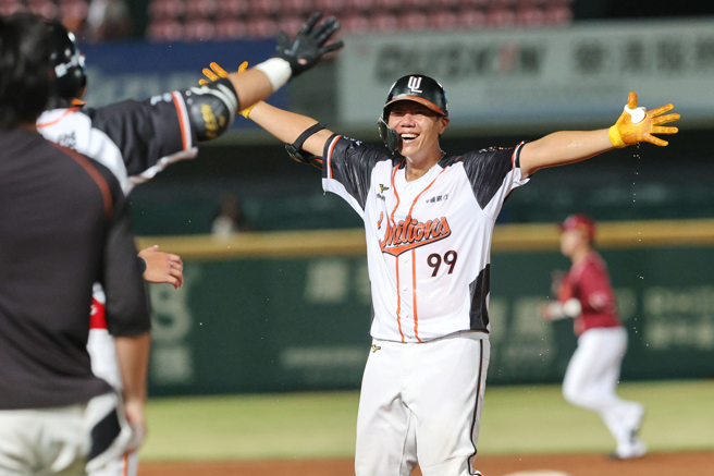 统一狮林益全敲出再见安打。（统一狮提供）