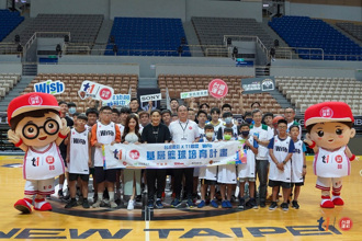 《時來運轉》台灣運彩×T1聯盟關注弱勢孩童不遺餘力 T1 WISH邀家扶孩童看FIBA男籃賽