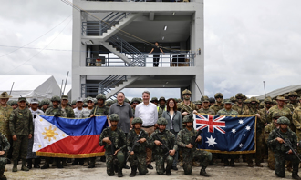 菲律賓和澳洲首度南海兩棲演習 美陸戰隊支援