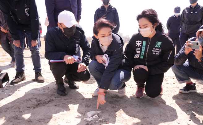 高虹安公布新竹棒球场缺失！人渣文本轰：「这部分」要砍掉重练。（图取自高虹安脸书）