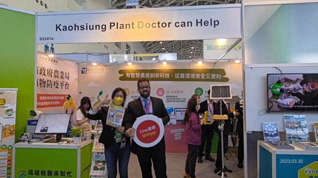 

藉由植物醫師與專家協助，可進行更有效的防治工作，同時建立完整數據分析（圖片來源：高雄市政府農業局提供）