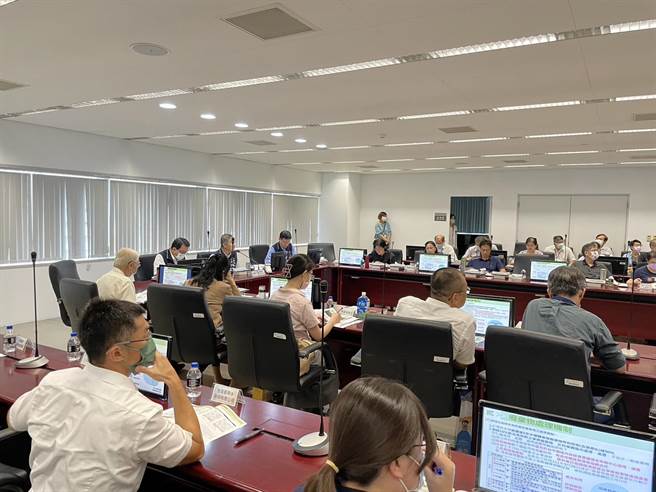 台中市都委会今天审议中科二期扩建案，因台水台电具体承诺用水用电无虞，都审通过。（市府提供／张亦惠台中传真）