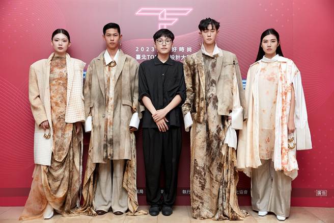 設計師陳聖元以及其作品。（北市商業處提供）