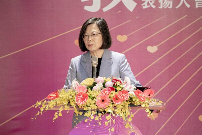 蔡英文总统今天到嘉义县出席全国174个宗教公益事务绩优团体表扬活动致词。（嘉义县政府提供／廖素慧嘉县传真）
