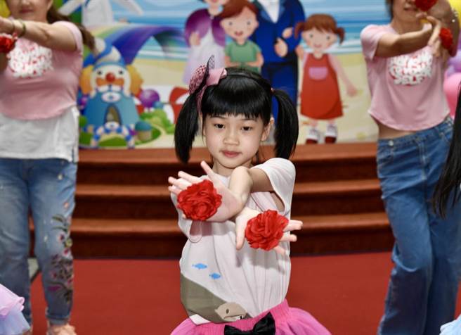 北市警局举办「亲子日活动」。（警方提供）