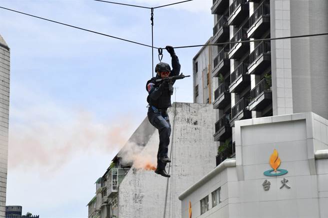 北市警局举办「亲子日活动」。（警方提供）