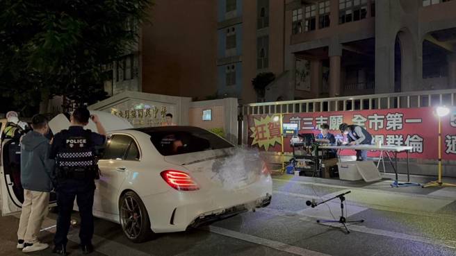 桃园分局与环保局、监理站执行静桃专案，强力取缔改装噪音车。（警方提供）