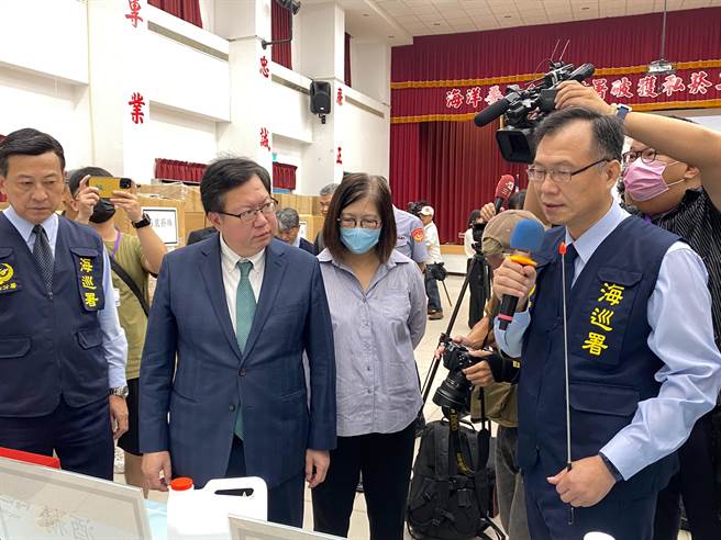 行政院副院长郑文灿今天出席查获私菸工厂成果记者会。（张亦惠摄）