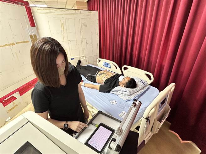 患者若有心音不整，后续再採心电图等方式诊断确切疾病。（崔正纲摄）