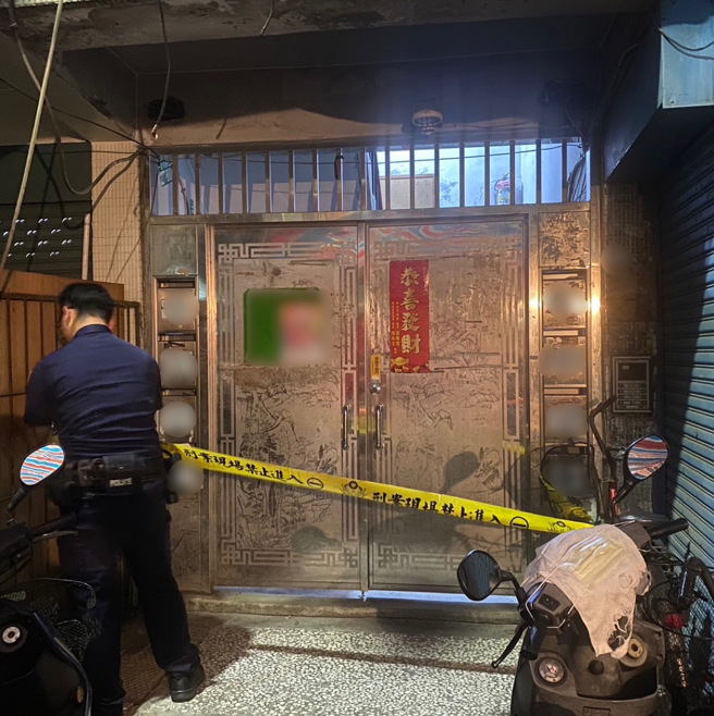 根据附近邻居透露，表示先前已听闻曾妇身体不好，一直以来都是黄男兄弟悉心照料，并说「她儿子很好、孩子很乖啊。」图为案发住处。（照片 / 刘咏韵翻摄）