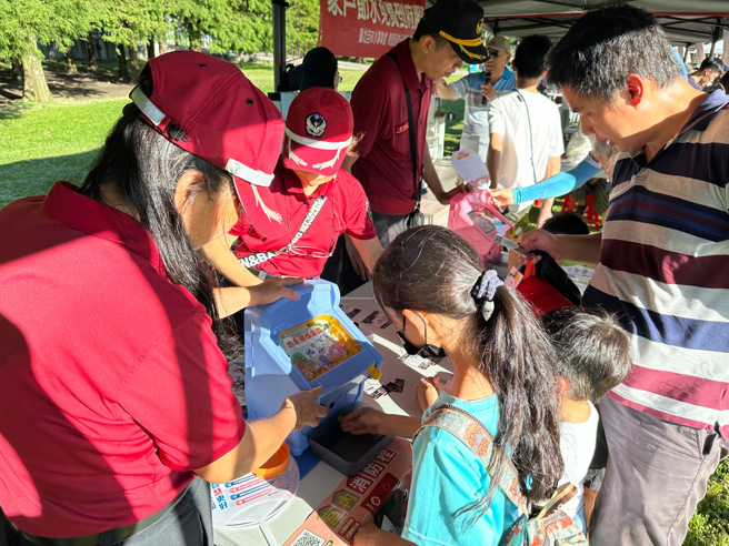 台北市消防局第三救灾救护大队与内湖区公所共同于今26 日下午15时30分，举办大湖公园｢2023 乐活内湖-社会安全网暨全民休閒运动推广｣防灾园游会。（图／北市消防局提供）