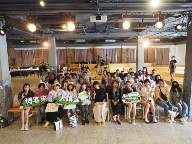 （博客来为满足顾客渴望参与实体讲座，26日举办首场博客来大讲堂。图／业者提供）