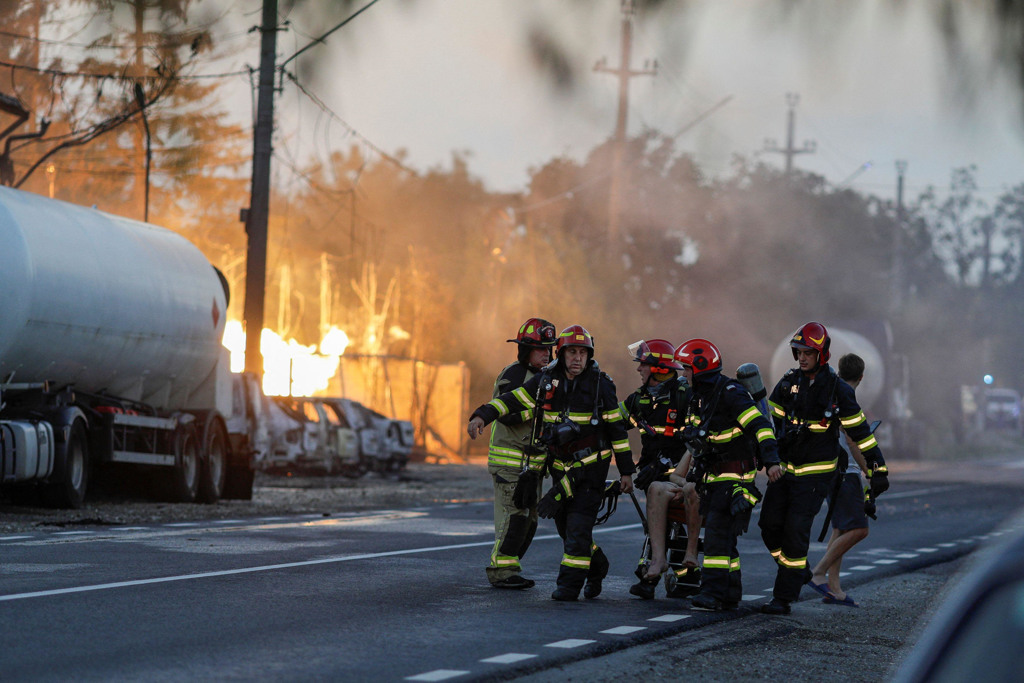 官员表示，罗马尼亚首都布加勒斯特附近一个液化石油气加气站今天发生两起爆炸，造成1人死亡、46人受伤。（图/路透社）(photo:ChinaTimes)