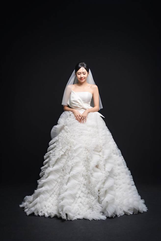 简廷芮的婚纱照。（韩国艺匠 Artiz Studio 提供）
