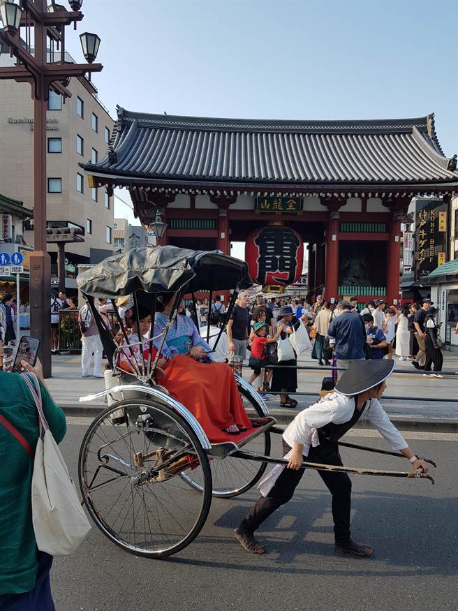 核汙水效應？大陸十一出遊熱度第一日本，瞬間降溫已開始退團。圖為東京淺草。（李文輝攝）