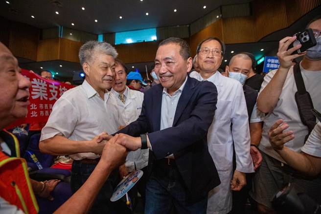 国民党总统参选人侯友宜出席全国暨北区医事团体侯援会。（侯办提供）