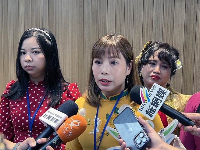 来台16年的越南新住民阮清心（中）说，结训后希望带领母国乡亲前来台湾、台南旅游。（洪荣志摄）