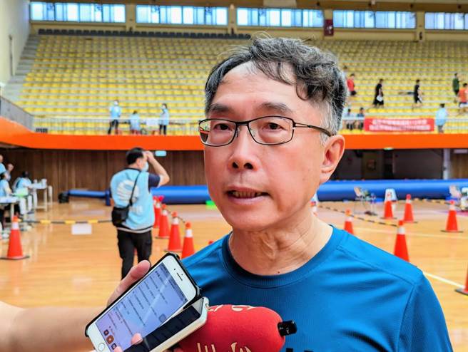 基隆市清洁队长潘家齐表示，今年的预备清洁队员招考，录取率约10.9％。（张志康摄）