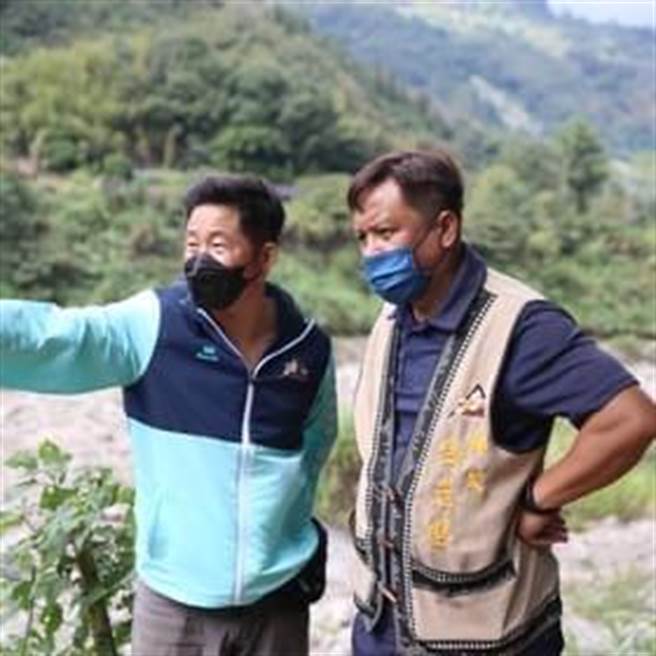 信义乡长全志坚针对该乡土石流高风险的神木村与东埔村提出随时可能撤村的准备。（翻摄自全志坚脸书）