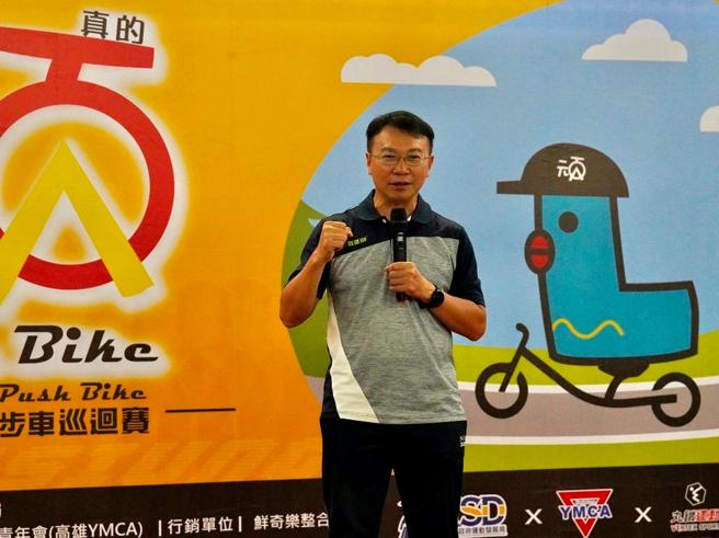 运发局长侯尊尧邀请旗美地区大、小朋友都可以多利用运动中心，养成经常运动习惯。（图片来源：高雄市运动发展提供）
