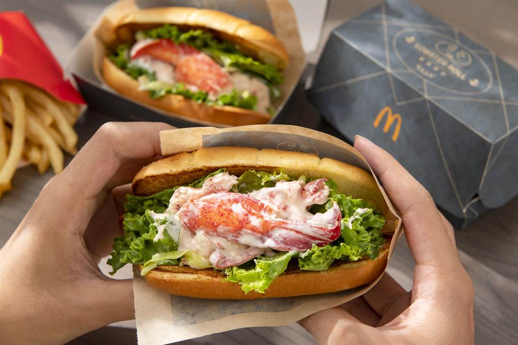 麥當勞首度推「螯龍蝦堡」，30日起限店、限量販售，單點385元、經典套餐450元。（麥當勞提供／朱世凱台北傳真）