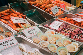 日本人快可以吃得起了？ 最大魚市扇貝價格跌3成