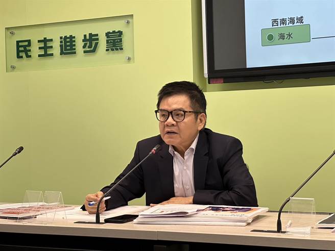 民进党团上午举行舆情记者会，书记长庄瑞雄出席。（黄婉婷摄）