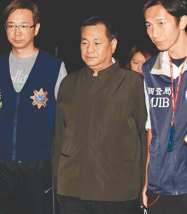 瑞傑國際地產公司違法吸金案，北聯幫主王際平（中）被訴。（本報資料照片）