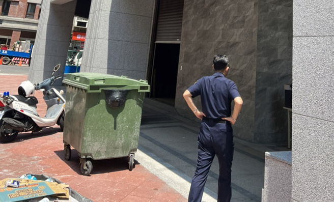 北市工安意外！工人作業不慎遭「電擊」，無生命跡象搶救中。(翻攝照片)