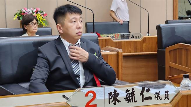 新科议长陈毓仁代父出征，从政经歷只有8个月议员。（许逸民摄）