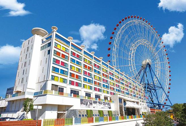 （丽宝乐园9月推军教月优惠，军人与教师本人持证入园可享乐园、摩天轮半价优惠！图／丽宝提供）