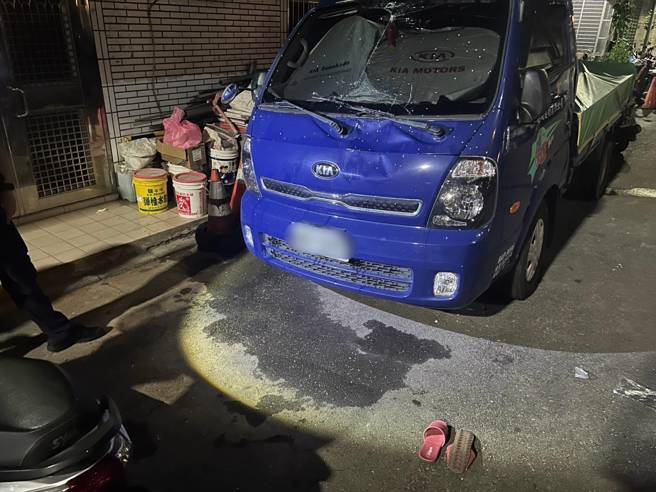 今（28）日晚間19時許，新北市淡水區鄧公路31巷內發生一起墜樓案件。（圖／警方提供）